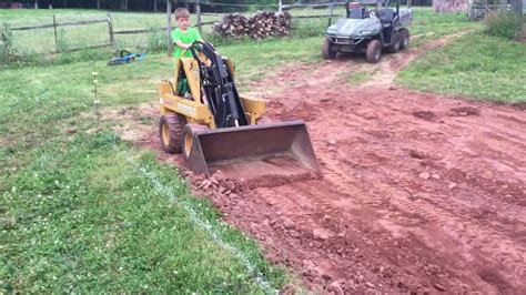 gravely mini skid steer